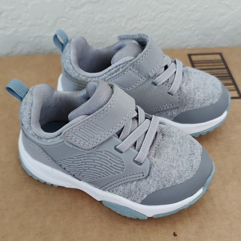 Cat & jack size 5W gray light blue